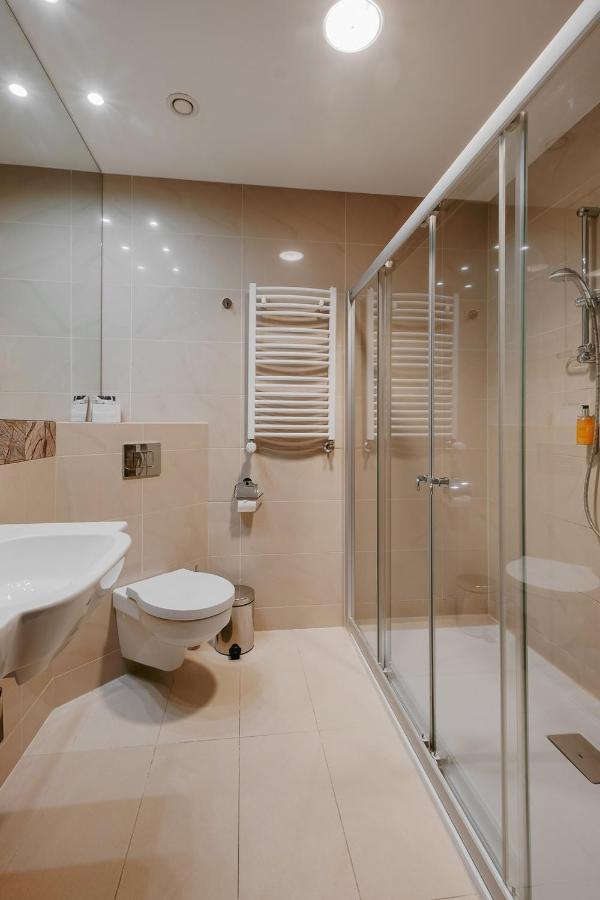 Hotel Uroczysko Cedzyna 외부 사진