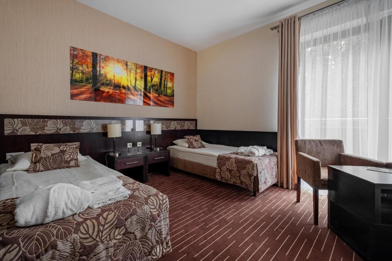 Hotel Uroczysko Cedzyna 외부 사진