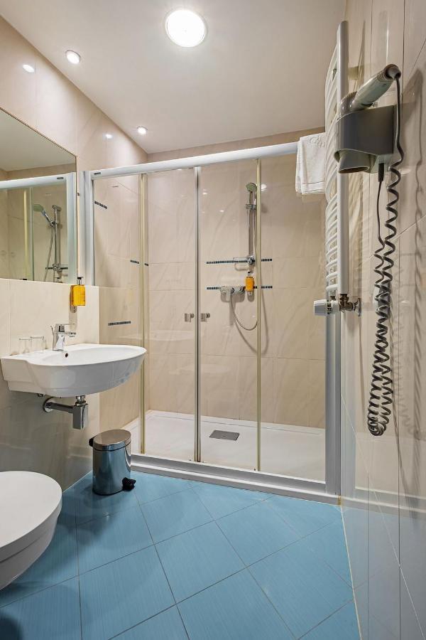 Hotel Uroczysko Cedzyna 외부 사진